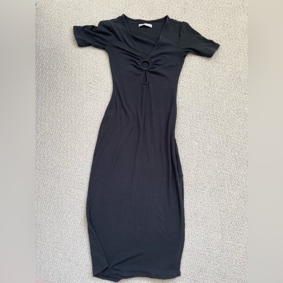 [SOLD] - Abercrombie & Fitch Black Bodycon Cut Out Midi Dress - Picture 2 of 4